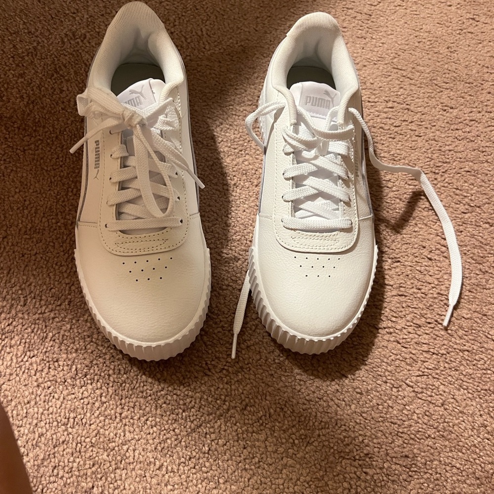 PUMA Women’s White Sneakers 9.5